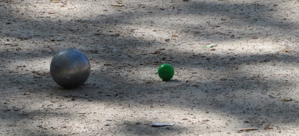 Petanque game french
